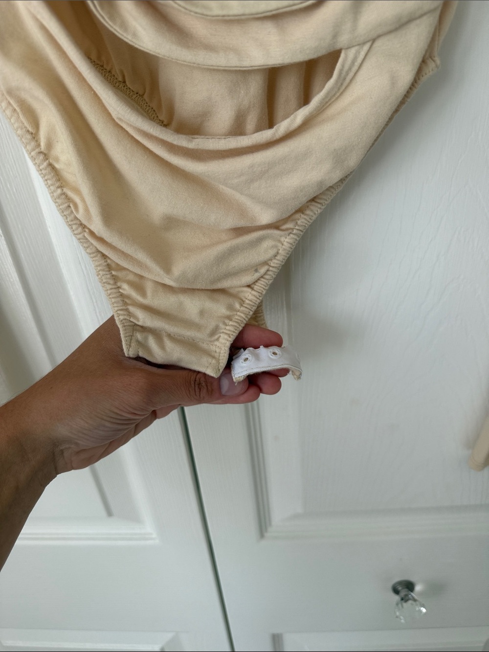 NWT PrettyLittleThing Beige Cutout Long Sleeve Bodysuit - Picture 4 of 5